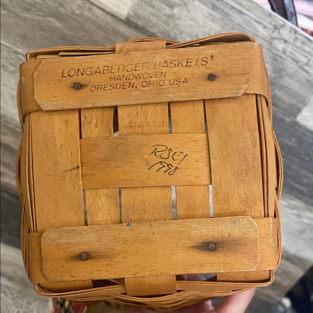 Longaberger Snapdragons flower Basket with Red Trim floral liner and protector.